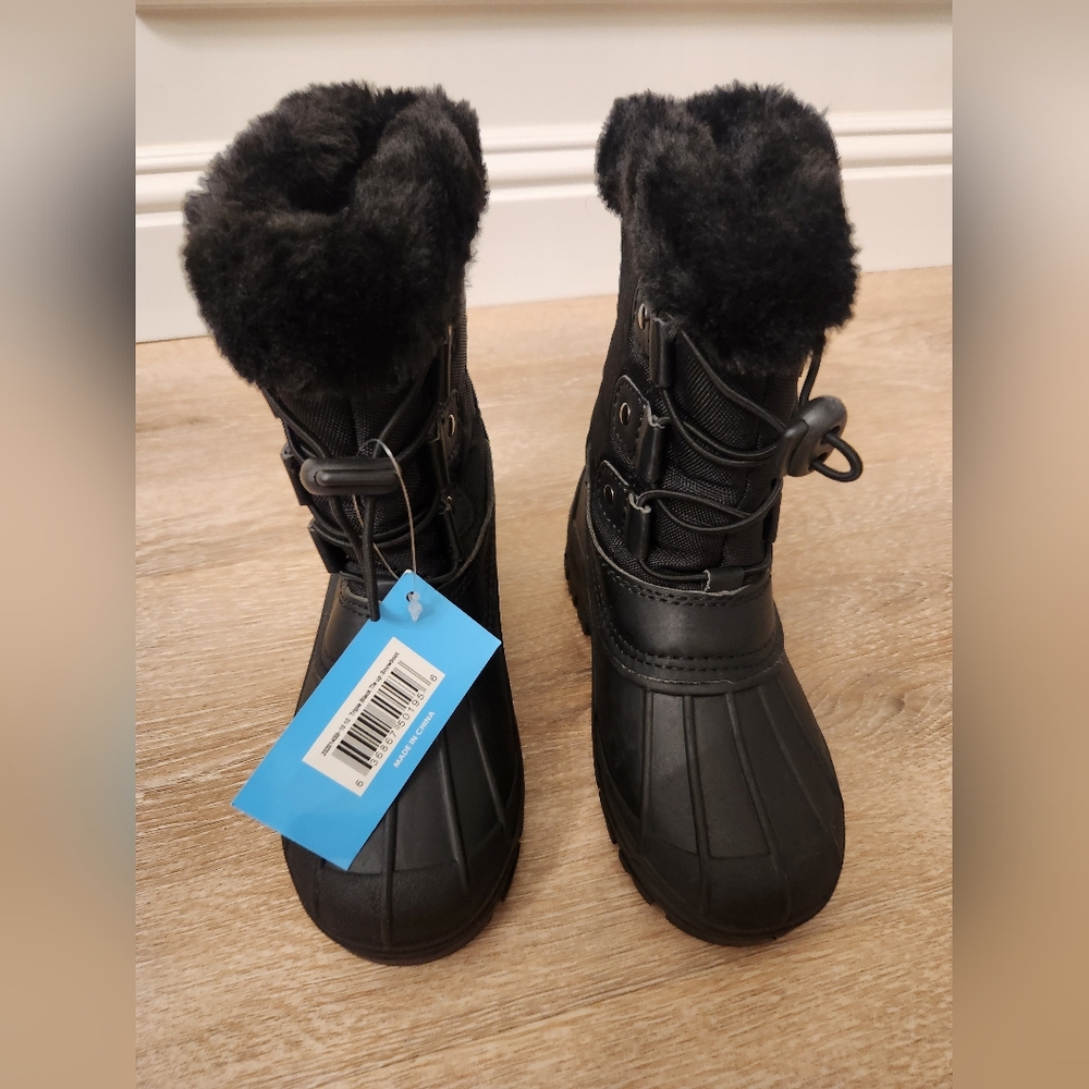 Zoogs Snow Boots size 10 NWT